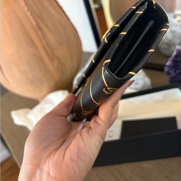 Gucci Black and Gold Leather Striped Wallet - Picture 5 of 13